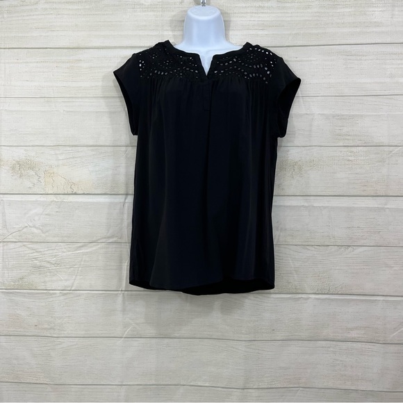 Daniel Rainn Black Crochet Eyelet Cap Sleeve Top - Picture 1 of 9